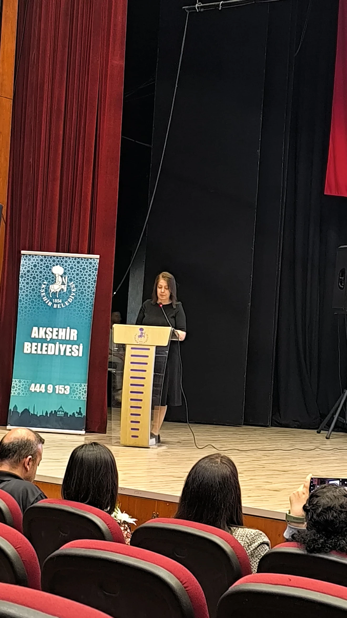UMUDA DOKUNAN ELLER (HEMŞİRELİK VE MEME KANSERİ DENEYİMİ)